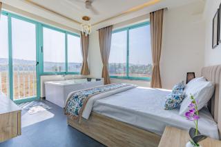 The Paradise - By the fields - 3