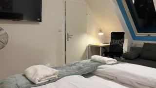 Simple Private Rooms in 3BR Shared Apartment, Well Connected Location - 1
