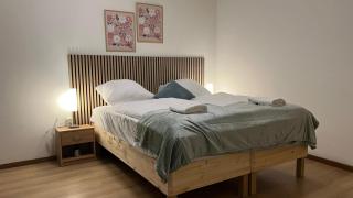 Simple Private Rooms in 3BR Shared Apartment, Well Connected Location - 0