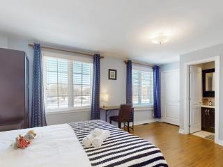 Cozy Queen room with Shared Bath near Seneca Finch 404 - Toronto - 7