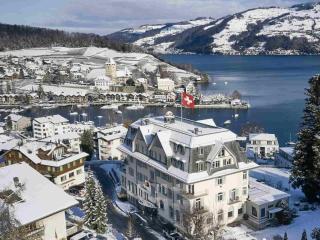 Chalet In The Countryside Kitchen Parking Lot - 4