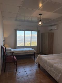 Large Vacation Apartment With A Stunning View In Isfiya, Mount Carmel - דירת נופש עם נוף מדהים בעספיא - 3