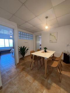 Large Vacation Apartment With A Stunning View In Isfiya, Mount Carmel - דירת נופש עם נוף מדהים בעספיא - 1