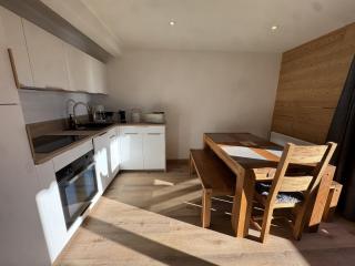 Nouveau 2025 ! Appartement 2 pièces refait à neuf avec wifi, 1 chambre, centre station - FR-1-836-58 - 2