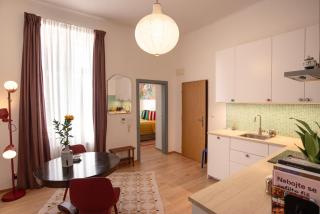 Green balcony & king size bed - 1