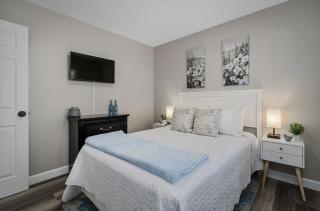 Bellerive Hangout with Hot Tub by StayLage - 1