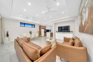 Luxury on Leeds #2 - 1