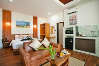 The Holiday Garden View - 2