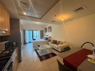 Click Stay - JLT - Studio & Balcony Lakes view Entire Apartment -RA - 8