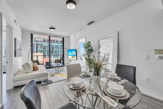 Waterline Corner Vies 2Br 2BA Suites - 6