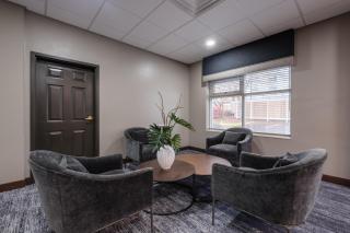 Four Points by Sheraton Louisville Airport - 2