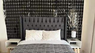 Alojamiento cerca a Metro Moneda - 6