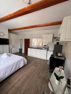 The Uptown studio - 3