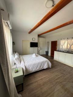 The Uptown studio - 3