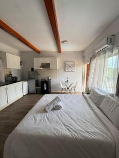 The Uptown studio - 5