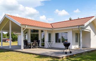 Beautiful Home In Bolmsö With Sauna - 9