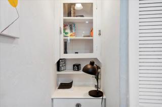 8min From Airport, Beach & DT - Hot Tub, Games & King Bed - 1