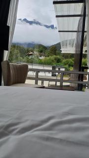 Sling & Stone Mountain Suites - 9