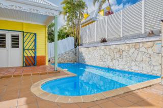 Villa Dezi F3 avec piscine - Sainte-Anne - 0