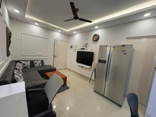 Tiny luxe heaven 2 bhk home Yashobhoomi and Airport - 8
