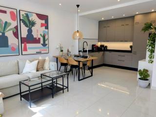 BIG sun terrace renovated 2-bedroom luxury duplex - 0