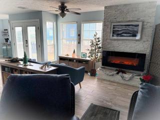 Beach Therapy Laid-Back Escape Steps from Surf - 0