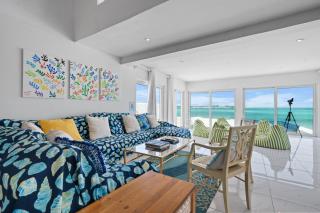 Modern, Stunning & Bright Central Beach Villa - 2