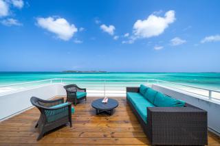 Modern, Stunning & Bright Central Beach Villa - 9