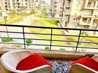 DoUu Stay 1,Luxury 2BR & Office Modern Homes Zayed - 2