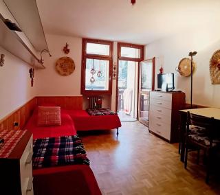 Il Monolocale del Weiss - ai piedi delle piste da sci - 9