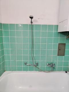 Old School Hunting Apartment with Balcony - 6