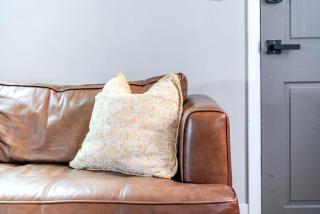 Casa Quatro by Jungle House Near Convention Center OSU & Nationwide Arena Walk to High Street Downtown & Short North 5 800Reviews Private Parking - 2