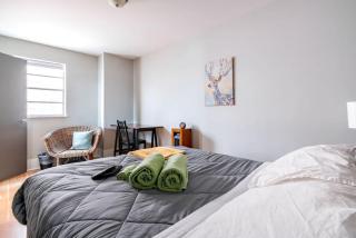 Casa Quatro by Jungle House Near Convention Center OSU & Nationwide Arena Walk to High Street Downtown & Short North 5 800Reviews Private Parking - 1