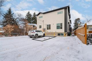 Honeyville House Sleeps 8 Pool Table - 4