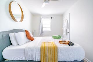 Casa Tres by Jungle House Near Convention Center OSU & Nationwide Arena Walk to High Street Downtown & Short North 5 800 Reviews Private Parking - 7