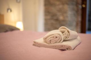 LA PERLA piccolo appartamento in piazza - 2