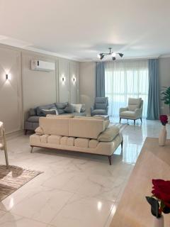 3BRs Magnificant City Center Tranquil Apartment - 3