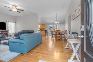 Cape Cod Family Getaway Hot Tub Firepit - 8