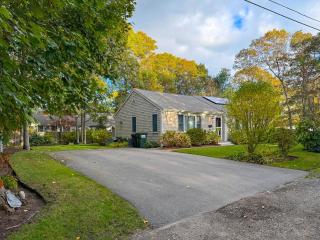 Cape Cod Family Getaway Hot Tub Firepit - 6