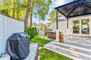 Dennis Port House BeachHot Tub & Fire Pit Fun - 1