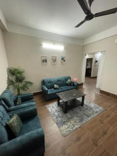 Golden leaf stay - 2