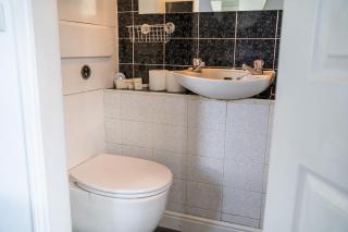 The Wellsway Retreat - 1