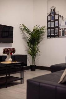 Charming 2 Bedroom , 2 Bathroom apartment - 6