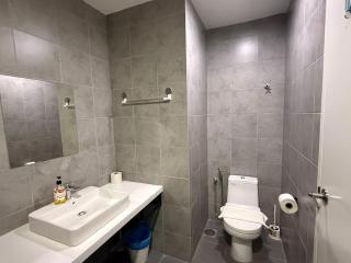 Vortex suites klcc 8pax with City views - 3