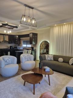 Elegant 2 bedrooms in 4th circle-Diplomatic Area - Amman - 0