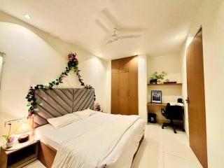 Premium 1BHK Apartment - Near Rapid Metro - Gurugram - 1