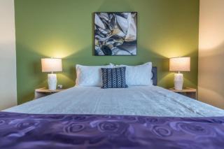 Stylish King 1BR 8 Min to Downtown Pool Gym & Parking 04 - 3