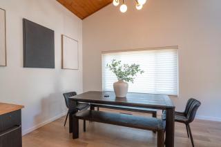 Family-Friendly Getaway Hot Tub Views EVSE - 2