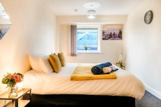Spacious 2BDR Central Flat with Parking - 8