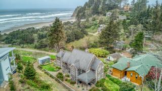 The Anchor House - Neskowin - Meredith Lodging - 3